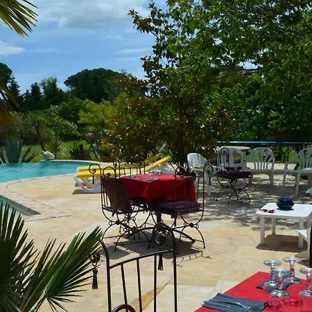 Mas De La Montille Bed and breakfast 4*